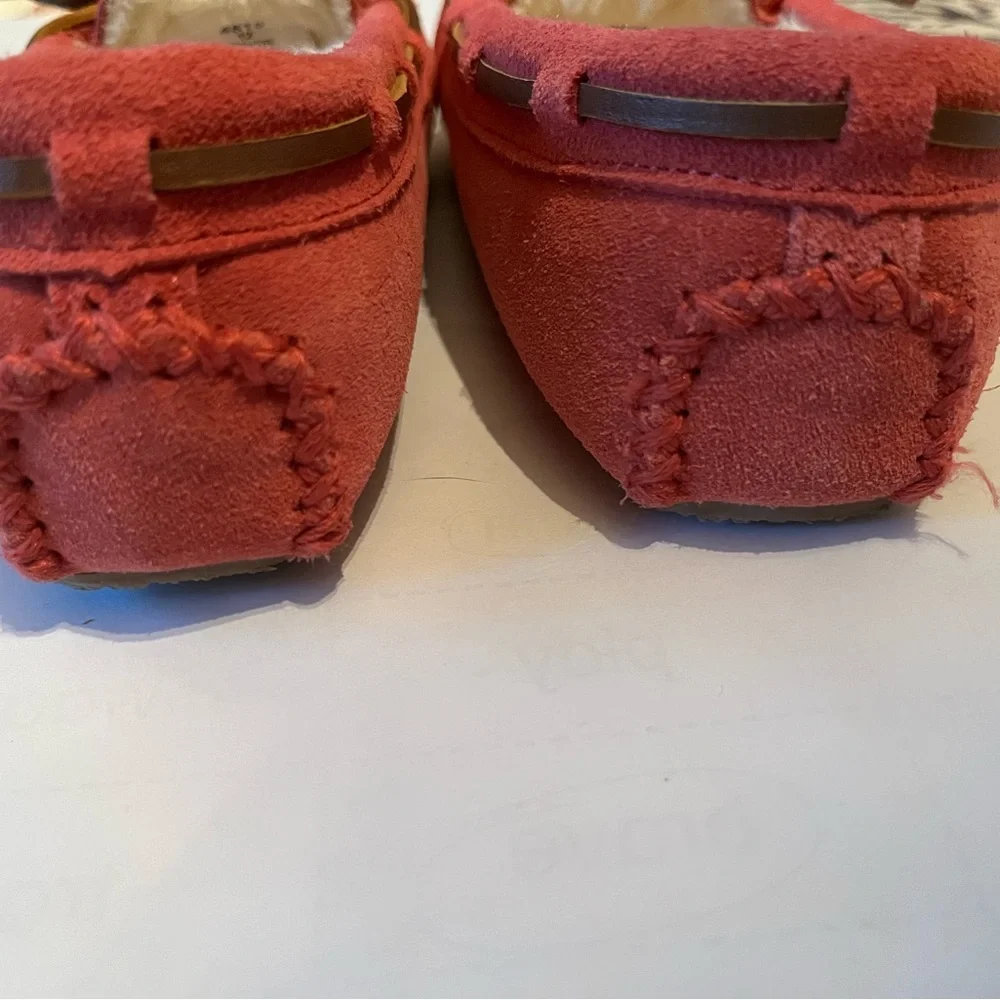 Kids Pink Minnetonka Moccasins. Size 12